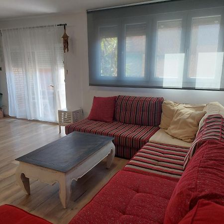 אלאקאס Family Apartment Andrea מראה חיצוני תמונה