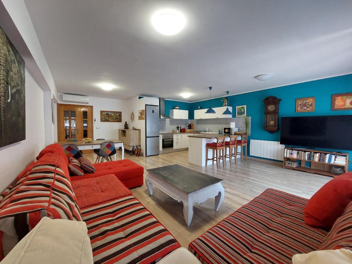 אלאקאס Family Apartment Andrea מראה חיצוני תמונה