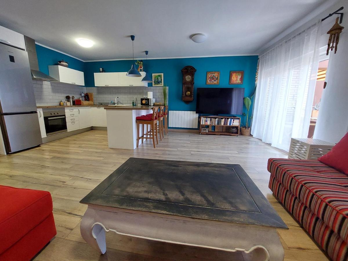 אלאקאס Family Apartment Andrea מראה חיצוני תמונה